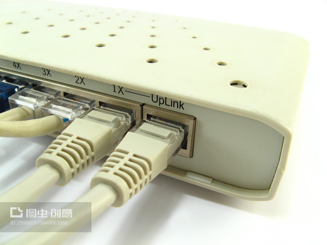 連接網(wǎng)絡(luò)樞紐 五金工具在現(xiàn)代基礎(chǔ)設(shè)施中的關(guān)鍵作用